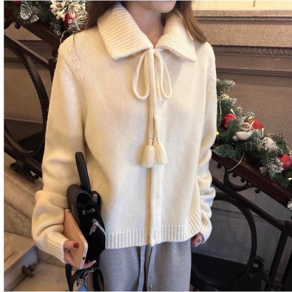 Elegant Cream Sweater with Bow Detail